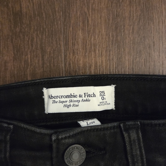 Abercrombie & Fitch Black High Rise Jeans - Picture 2 of 5
